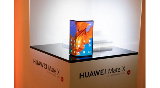 Huawei Mate X: Официјални слики од сите агли