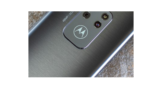 Motorola работи и на One Macro смартфон