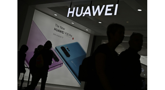 Трамп не успеа да ги сопре Кинезите: Huawei на второ место во 2019, пред Apple