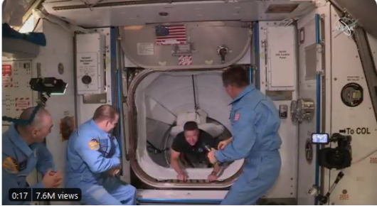 Конечно пристигнаа астронаутите на Меѓународната вселенска станица