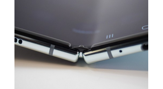 Божествениот Samsung Galaxy Z Fold 2 5G конечно протече во јавноста