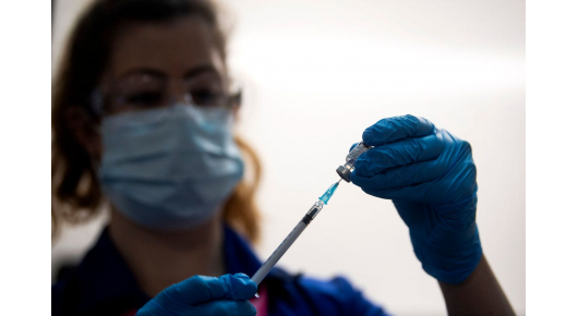 Pfizer и BioNTech тестираат трета, дополнителна доза на вакцини против COVID-19