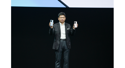 Huawei го претстави новиот Mate X2 на преклоп со бројни функции 
