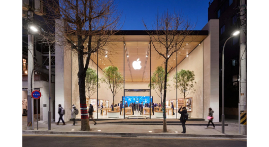 Сите 270 американски продавници на Apple се отворени
