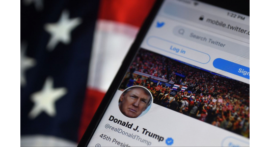 Twitter затвори неколку профили што го поддржуваа Доналд Трамп