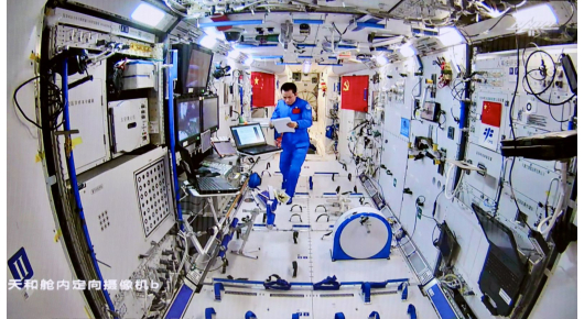 Кинеските астронаути се враќаат на Земјата