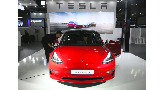 Нарачката на Hertz би можела да се искачи на 200 илјади со Tesla Model 3