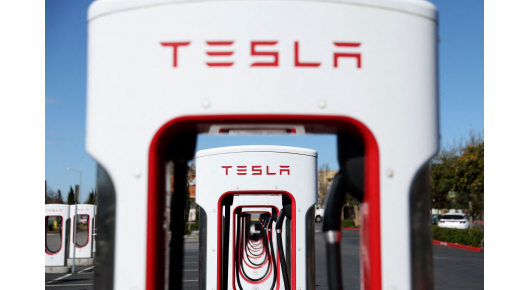 Tesla ги зголеми цените на автомобилите од 2 до 10.000 долари