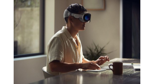 Apple ги претстави долгоочекуваните очила за проширена и виртуелна реалност - Vision Pro