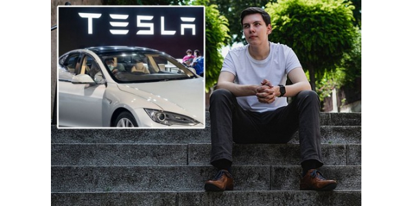Млад Германец открил пропуст во автомобилите на Tesla