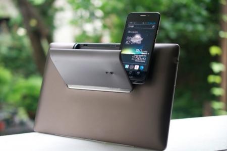 Asus PadFone – комбинација на смартфон и таблет  